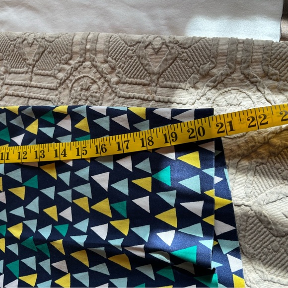 Colorful Geometric Patterned Shorts - Picture 4 of 5